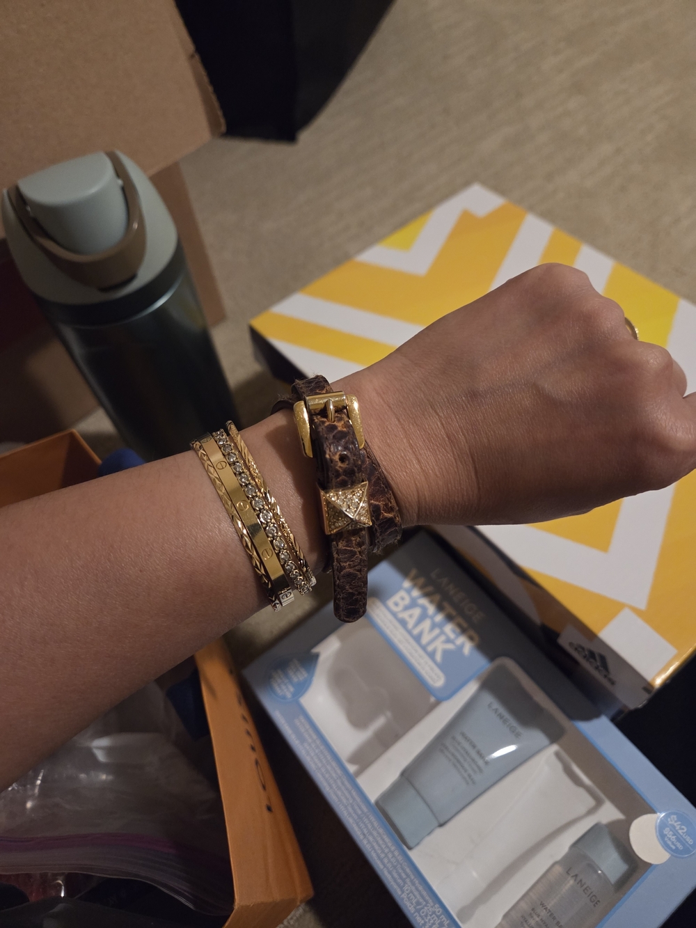 Michael KORS Leather Pyramid Stud Bracelet